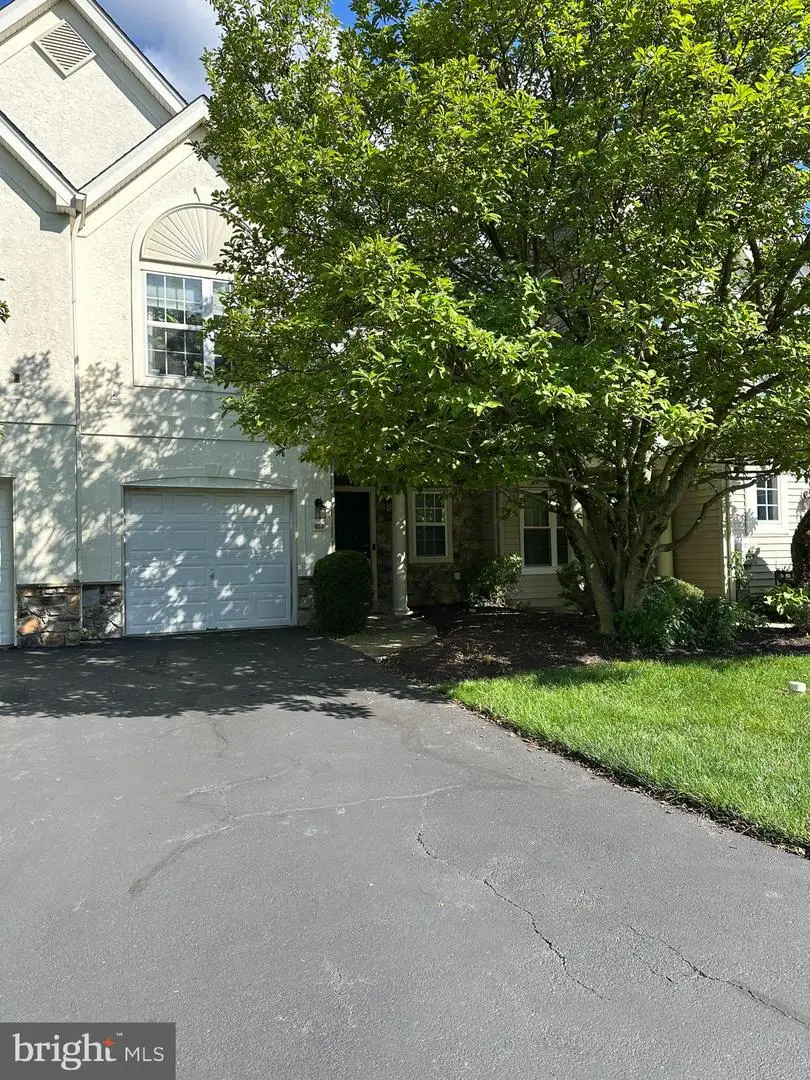 203 Oaktree Ct, Warwick, PA 18974 - #1