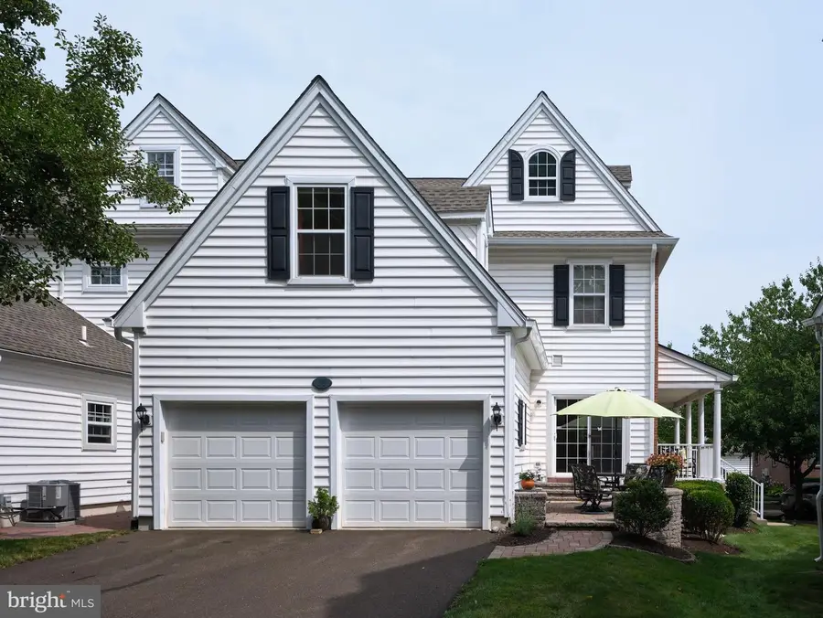 28 Woodbridge Dr, Doylestown, PA 18901 - #2