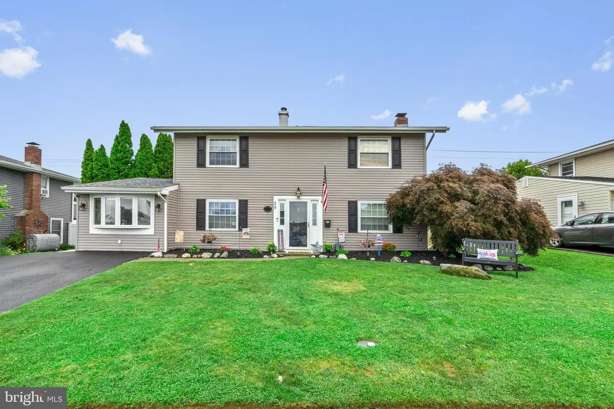 29 Tinder Rd, Levittown, PA 19056 - #1