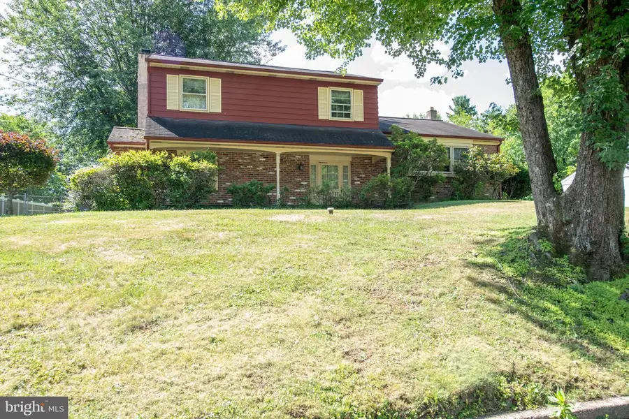 2527 Arrowhead Dr, Feasterville Trevose, PA 19053 - #2