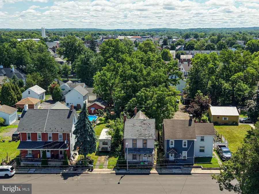 21 S 9th St, Quakertown, PA 18951 - #3