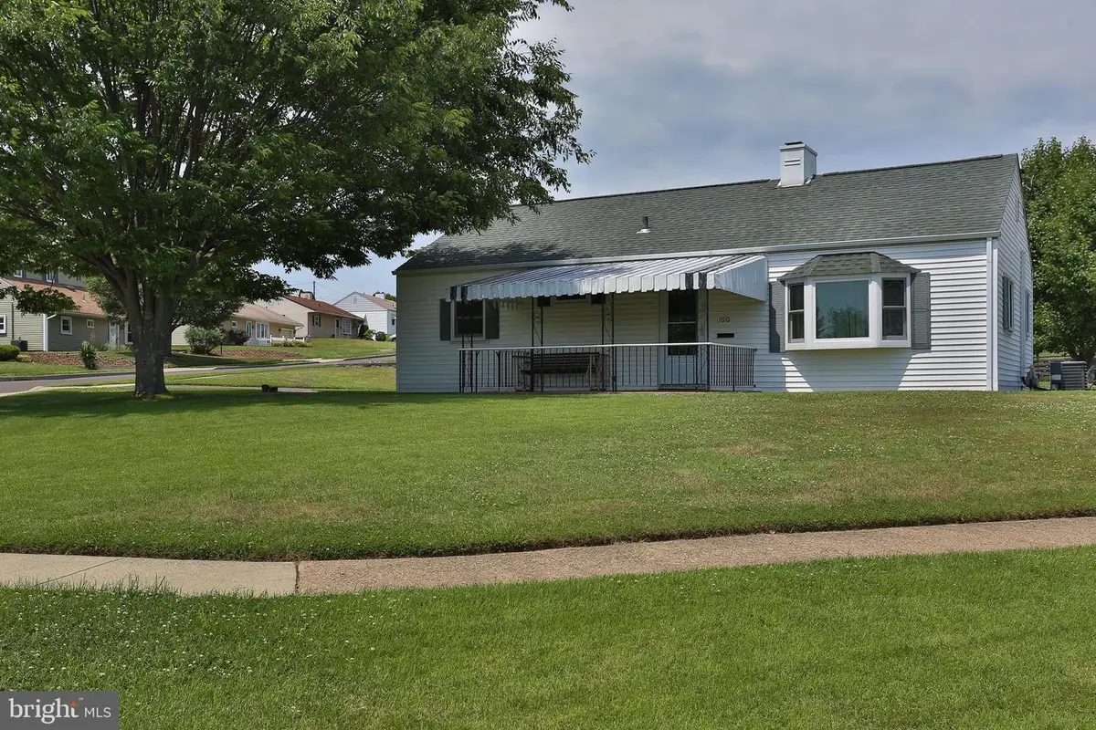 100 Bedford Rd, Fairless Hills, PA 19030 - #1
