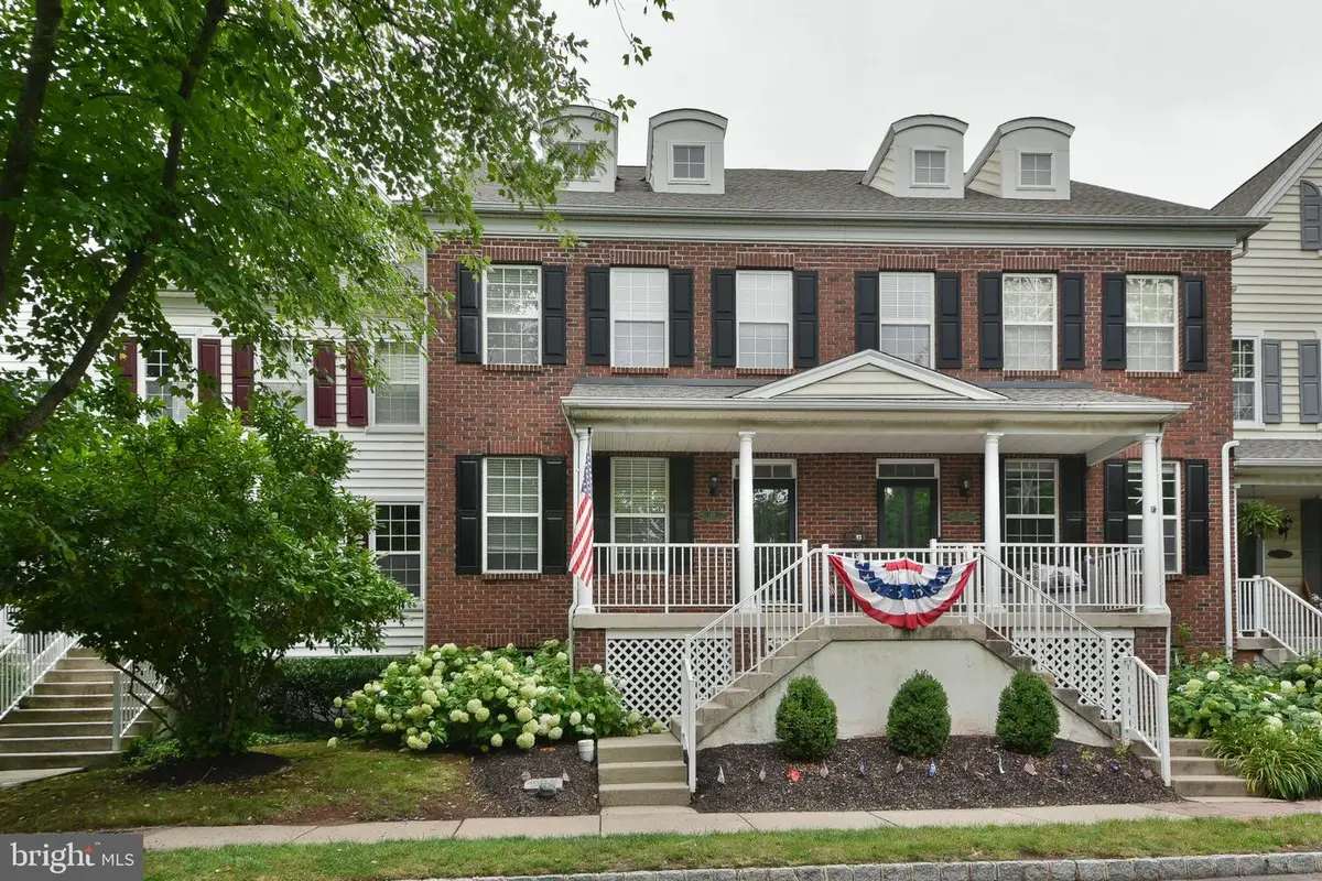 65 Woodbridge Dr, Doylestown, PA 18901 - #1