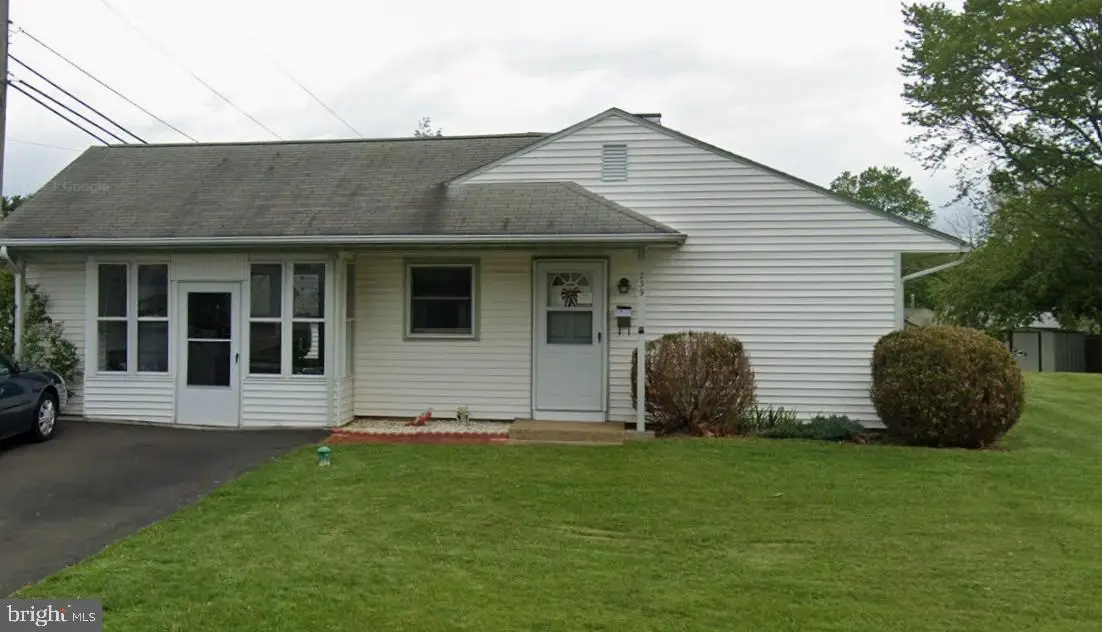 239 Tewksbury Rd, Fairless Hills, PA 19030 - #1