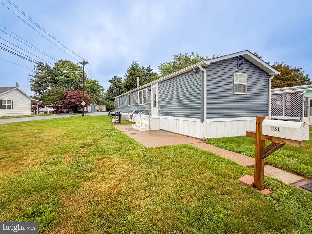 151 Harding Dr, Fairless Hills, PA 19030 - #1