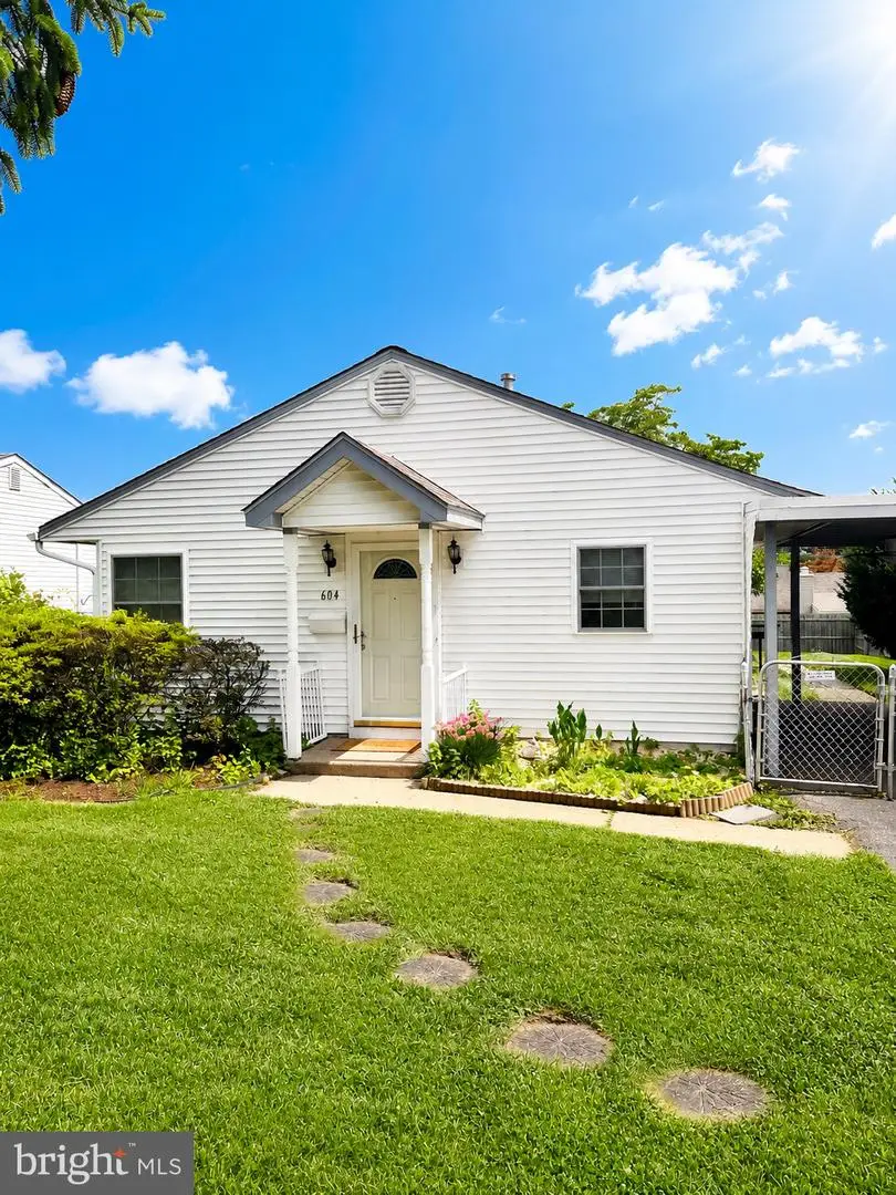 604 Trenton Rd, Fairless Hills, PA 19030 - #1