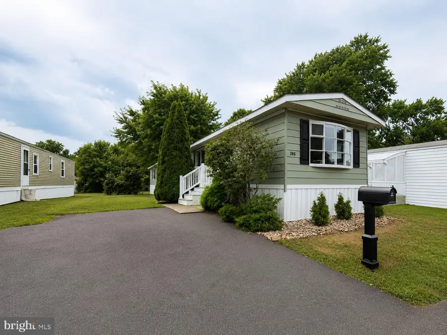 305 Wilson Dr, Fairless Hills, PA 19030 - #2