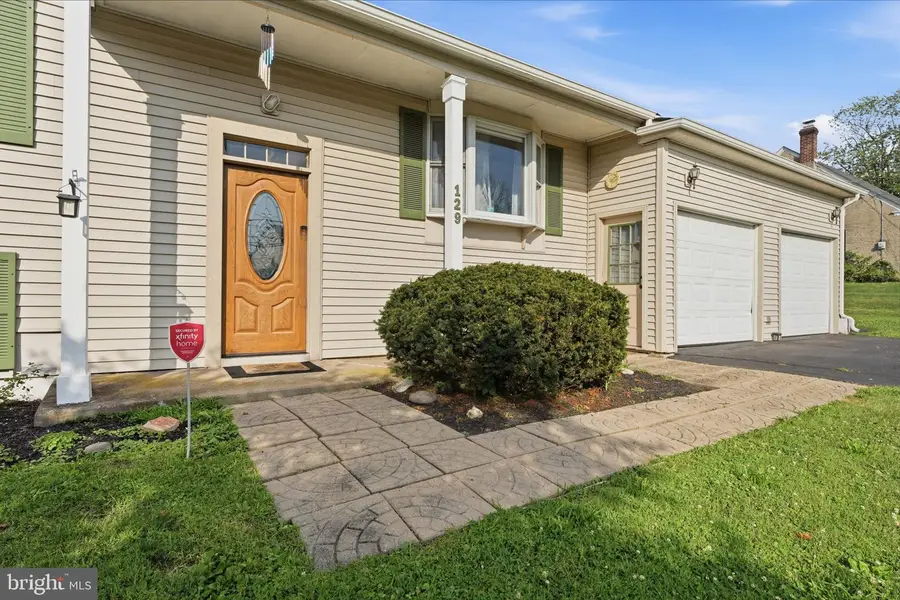 129 Green St, Silverdale, PA 18962 - #3