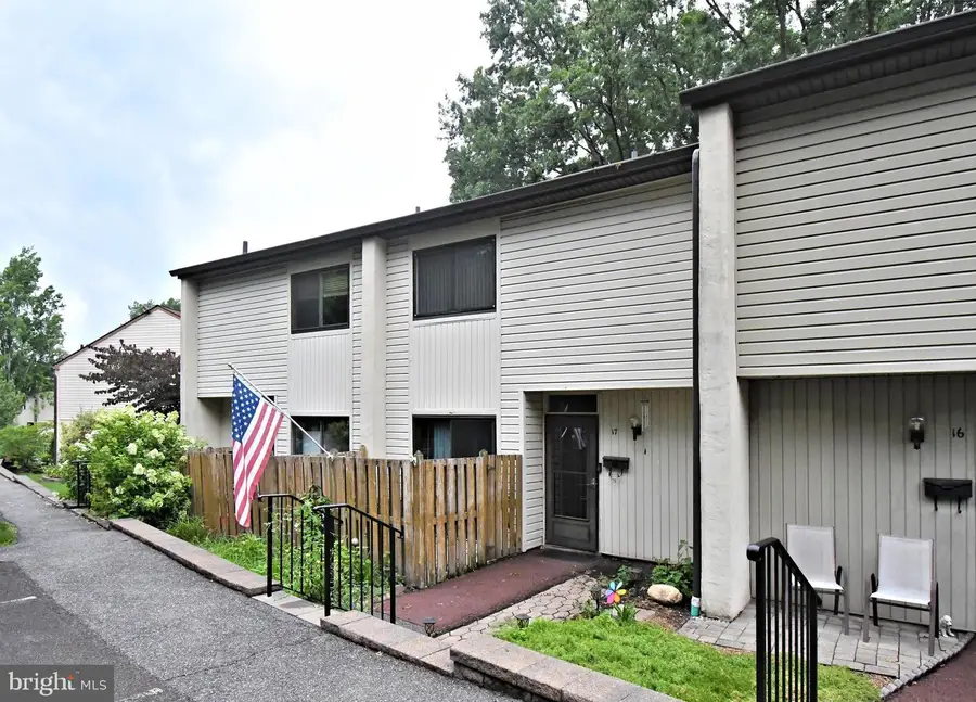 17 Centennial Rd, Telford, PA 18969 - #2