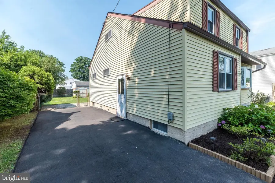 480 Nemoral St, Warminster, PA 18974 - #3
