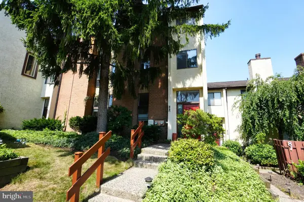 88 Palace Ct, CHALFONT, PA 18914