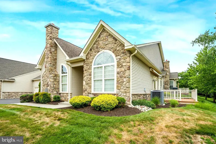 282 Willow Dr, Newtown, PA 18940 - #3