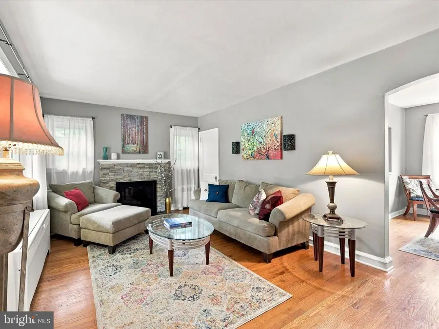 12 Hidden Ln, Feasterville Trevose, PA 19053 - #3