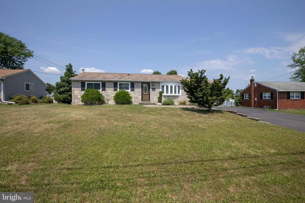772 Clifford St, Warminster, PA 18974 - #1