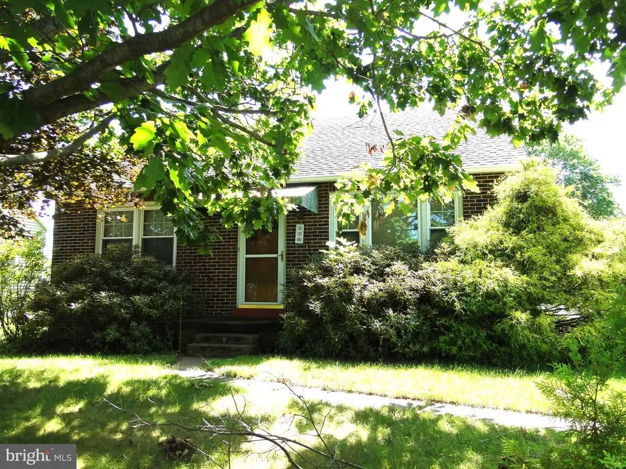 338 E Broad St, Trumbauersville, PA 18970 - #3