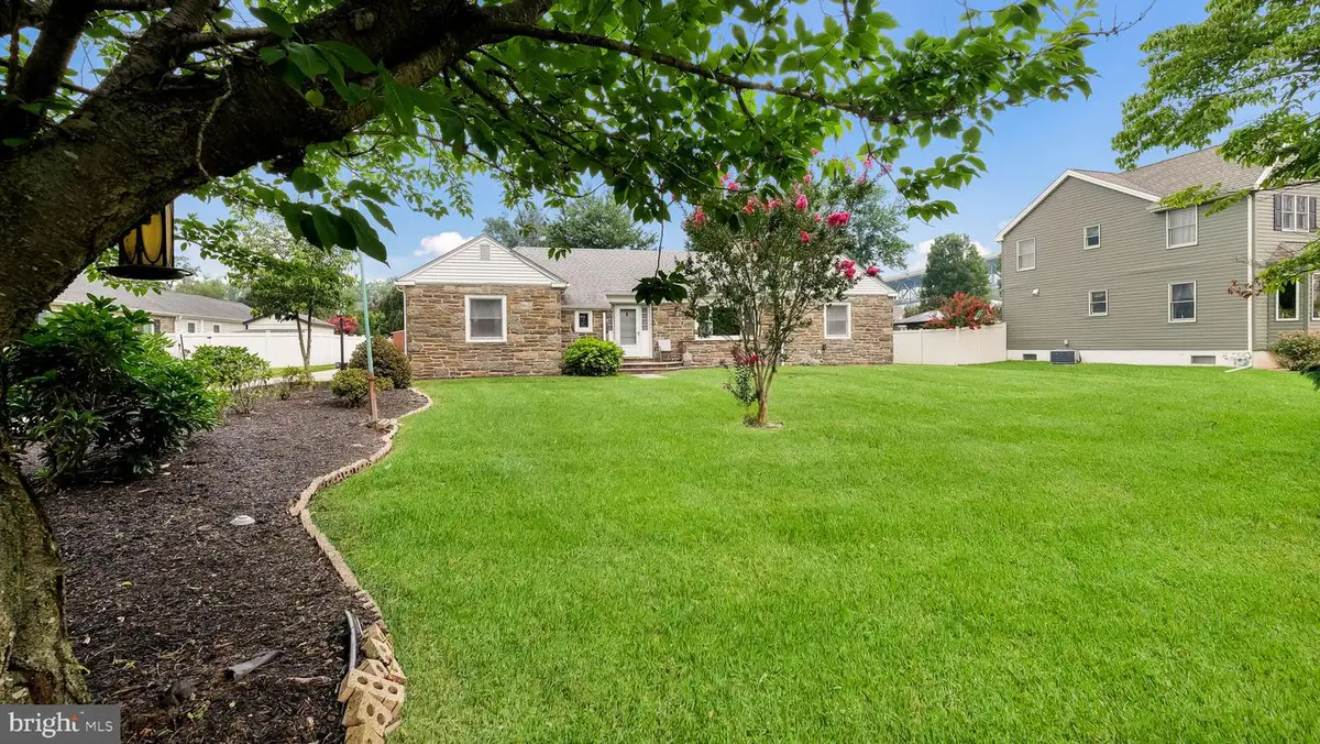 6609 N Radcliffe St, Bristol, PA 19007 - #1