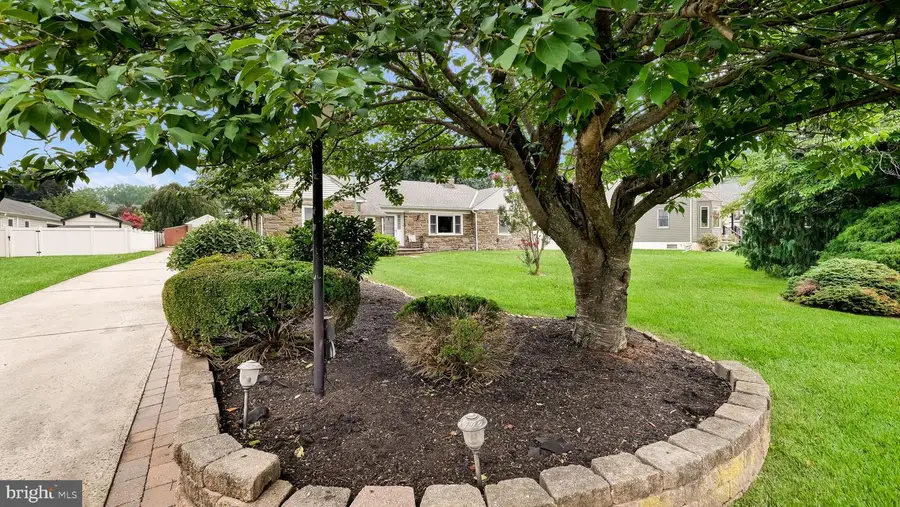 6609 N Radcliffe St, Bristol, PA 19007 - #2