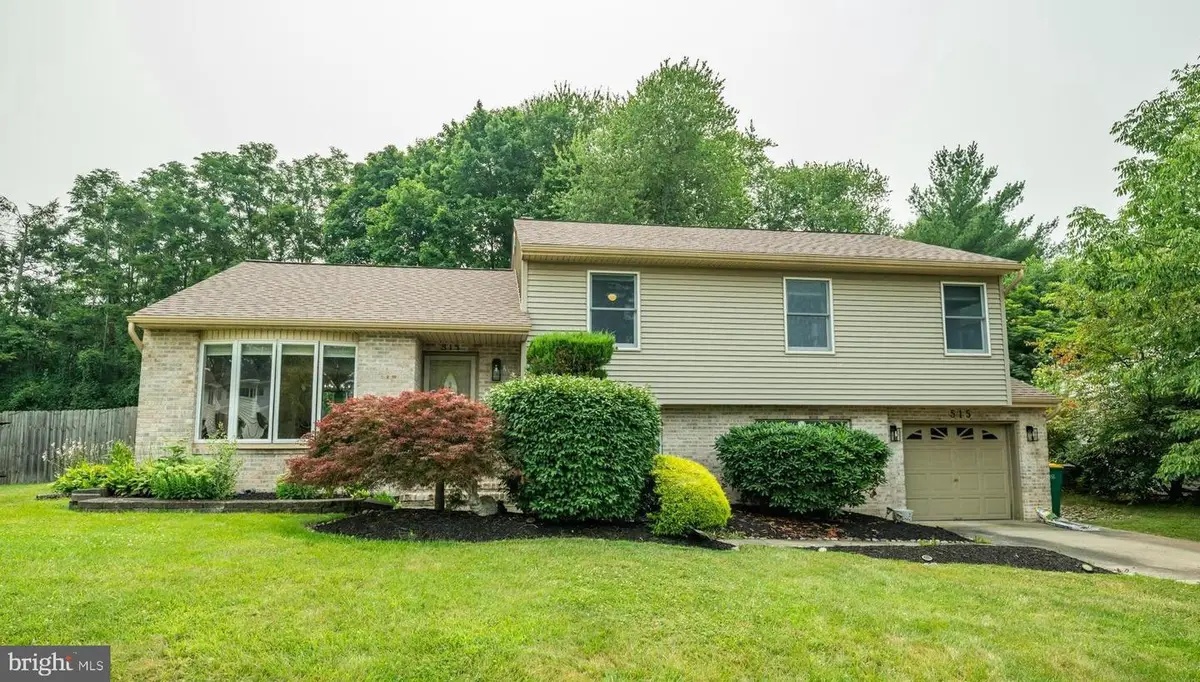 515 Berwyn Rd, Morrisville, PA 19067 - #1