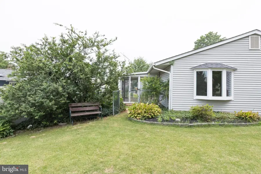 5 Sweetbriar Ln, Levittown, PA 19055 - #2