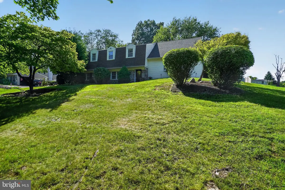 26 High Point Dr, Southampton, PA 18966 - #1
