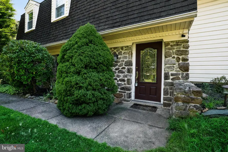 26 High Point Dr, Southampton, PA 18966 - #2