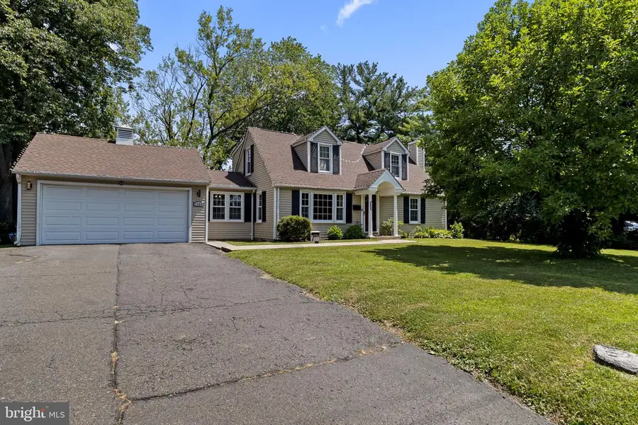 1329 W County Line Rd, Warminster, PA 18974 - #3