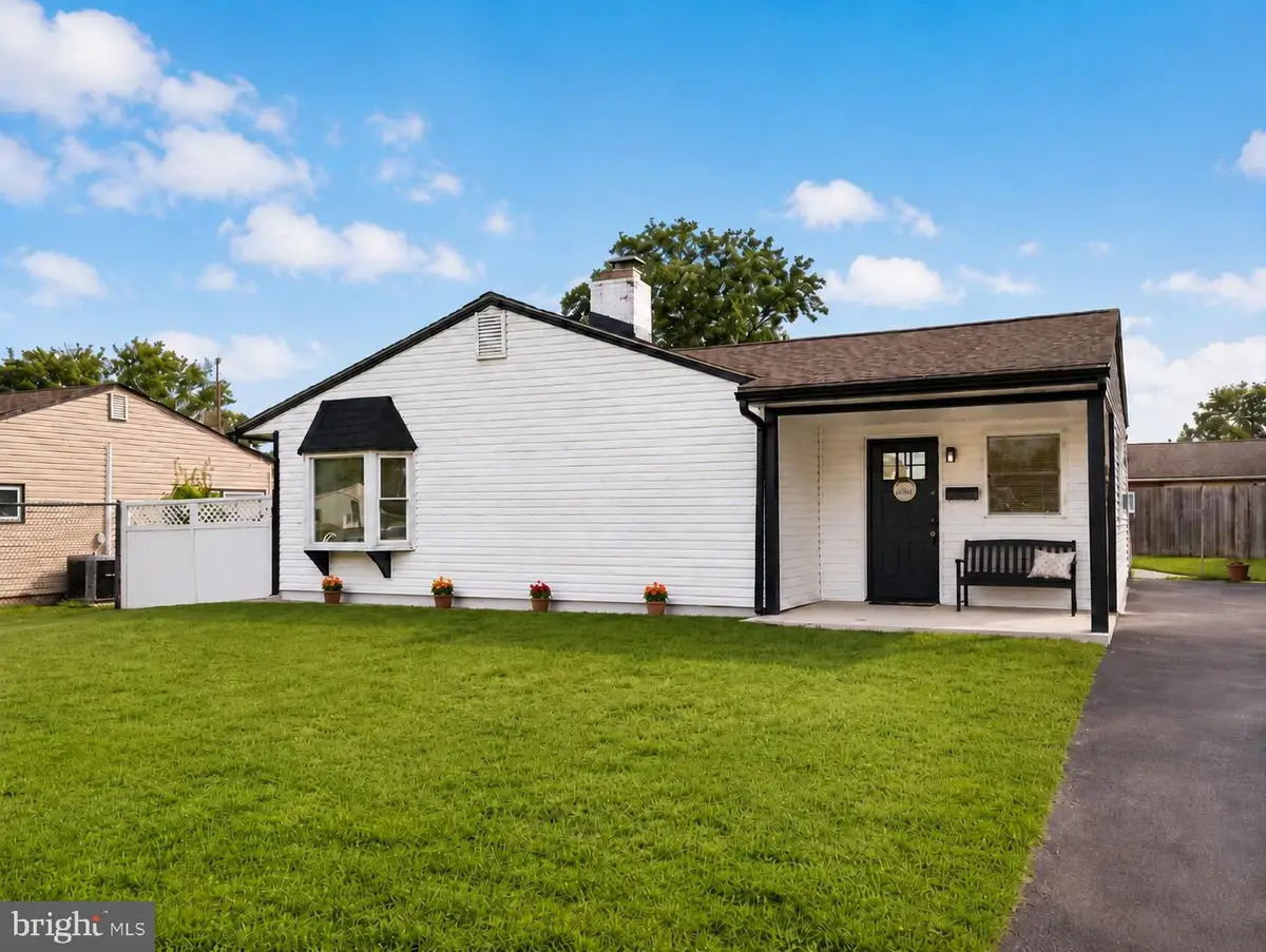 121 Gable Hill Rd, Levittown, PA 19057 - #1