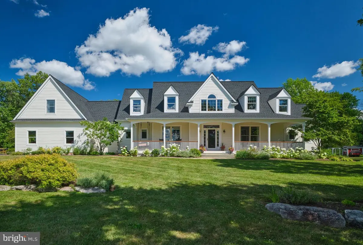 6230 Saw Mill Rd, New Hope, PA 18938 - #1