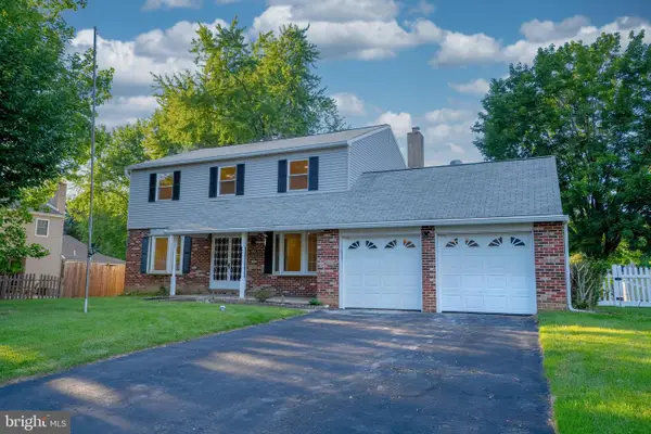 682 Woodlyn Dr, FEASTERVILLE TREVOSE, PA 19053