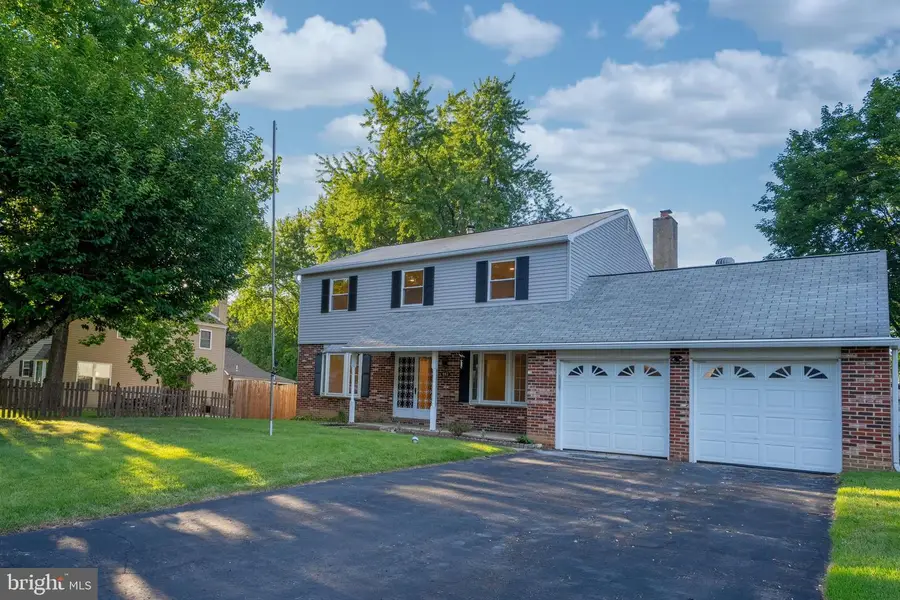 682 Woodlyn Dr, Feasterville Trevose, PA 19053 - #2