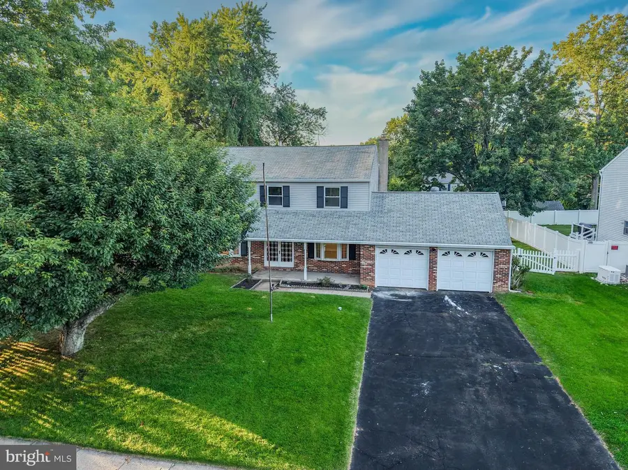 682 Woodlyn Dr, Feasterville Trevose, PA 19053 - #3