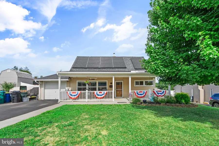 16 Canoebirch Rd, Levittown, PA 19057 - #3