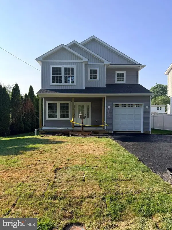 2264 Bowman Ave, BENSALEM, PA 19020