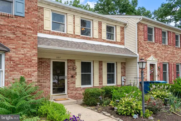 227 Grove Cir #60, SELLERSVILLE, PA 18960
