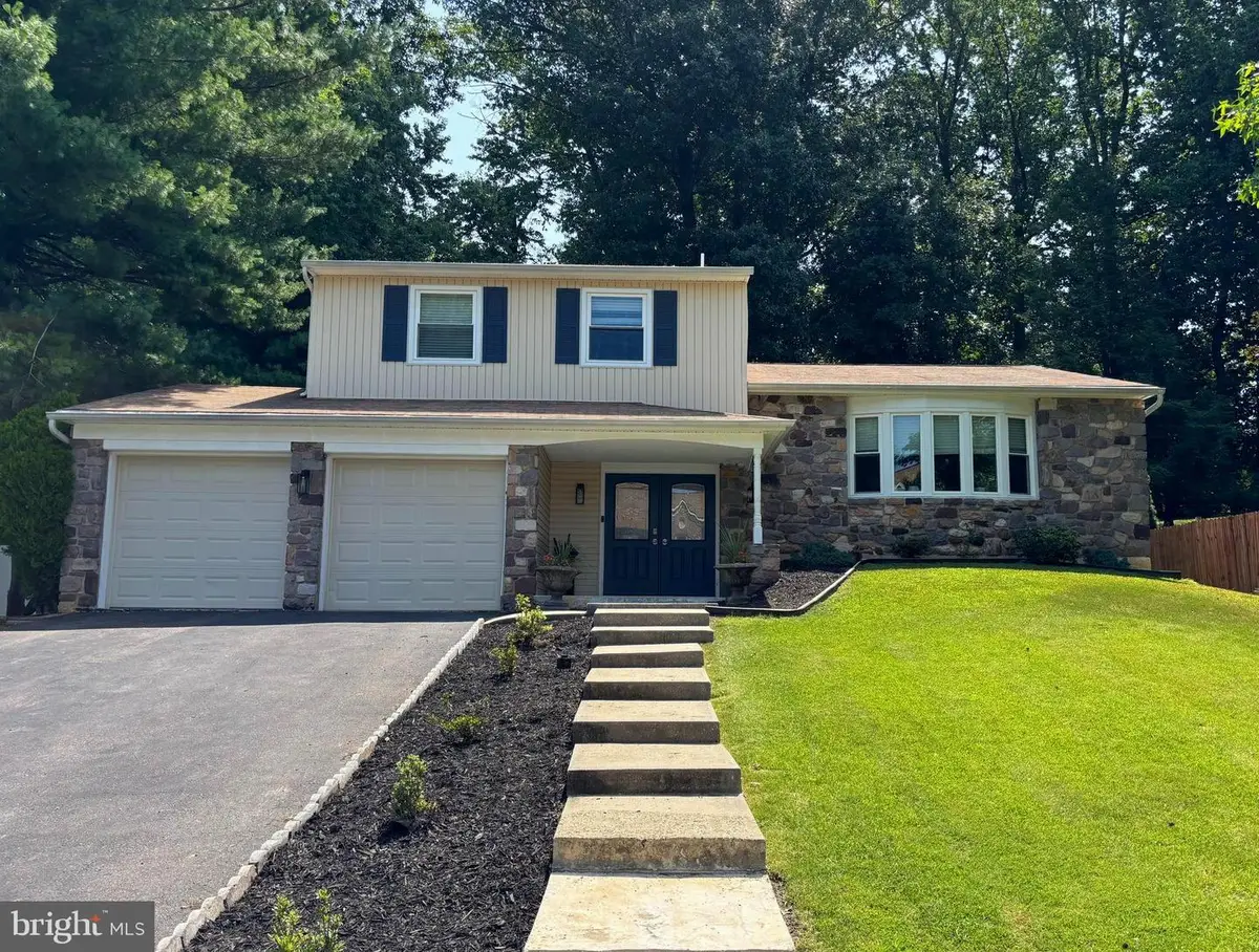335 Fox Hollow Dr, Feasterville Trevose, PA 19053 - #1