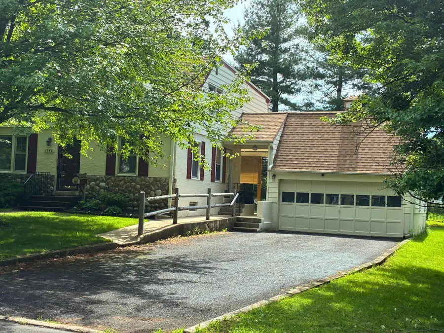 1040 Cherry Ln, Southampton, PA 18966 - #2