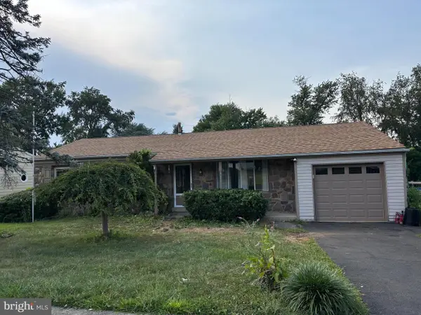 1270 Clover Ln, FEASTERVILLE TREVOSE, PA 19053