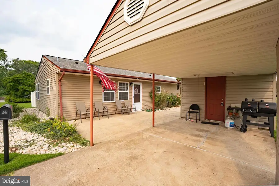151 Willow Dr, Levittown, PA 19054 - #3