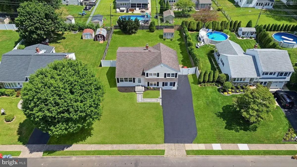 993 Riviera Rd, Warminster, PA 18974 - #1