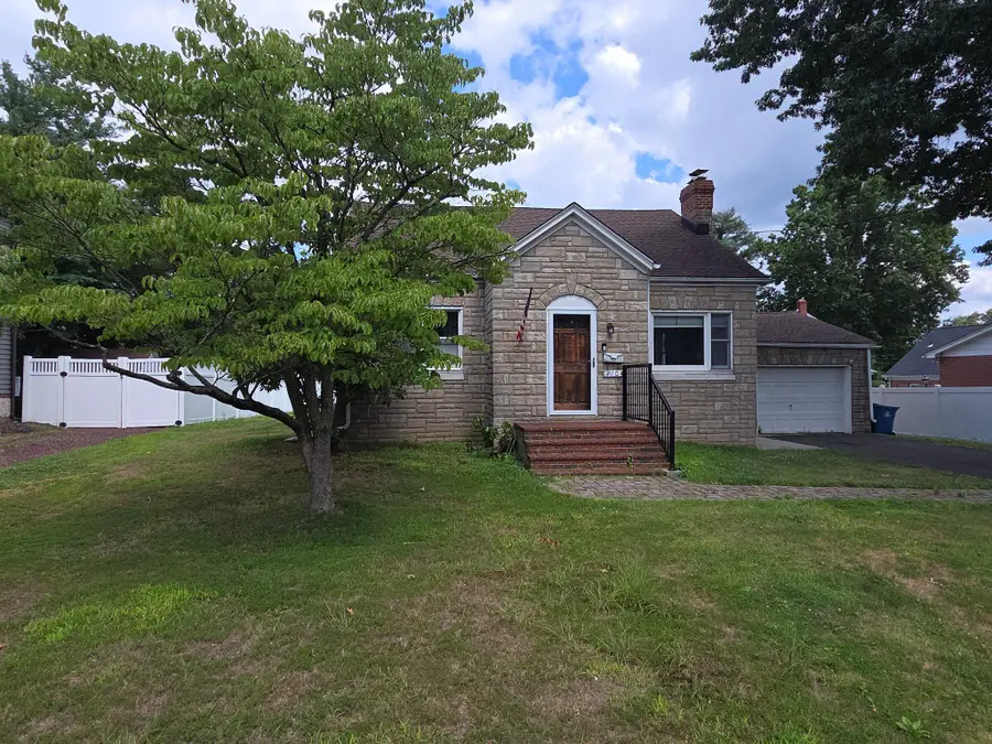 710 N Lafayette Ave, Yardley, PA 19067 - #2