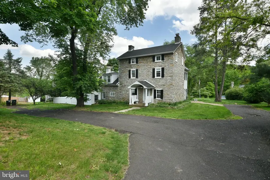 966 Paige Ct, Feasterville Trevose, PA 19053 - #3