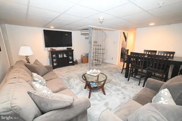 10105 Centennial Sta, WARMINSTER, PA 18974