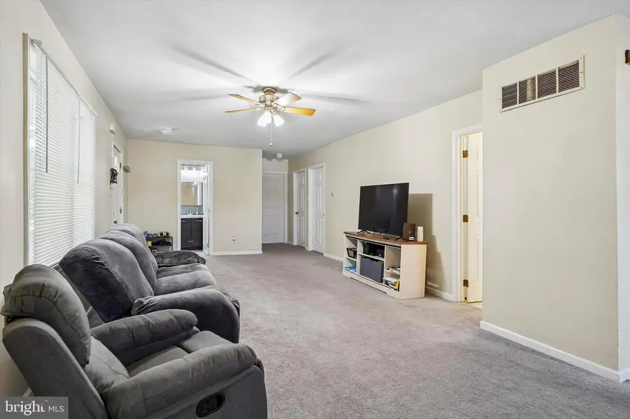 378 Beech St, Warminster, PA 18974 - #3