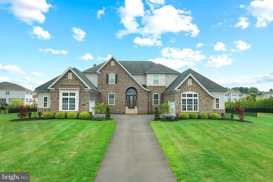 4 Shady Pines Dr, Ivyland, PA 18974 - #2