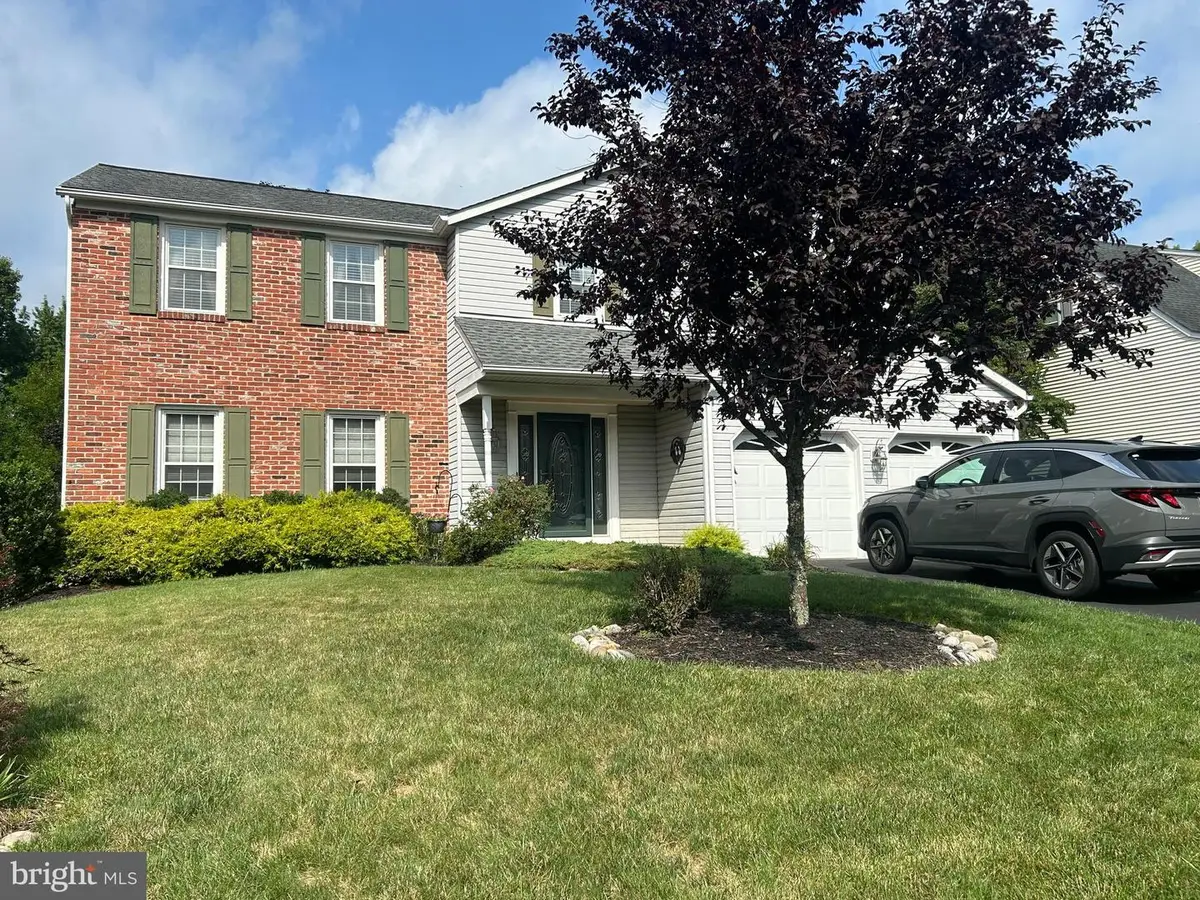 15 Black Pine Rd, Holland, PA 18966 - #1
