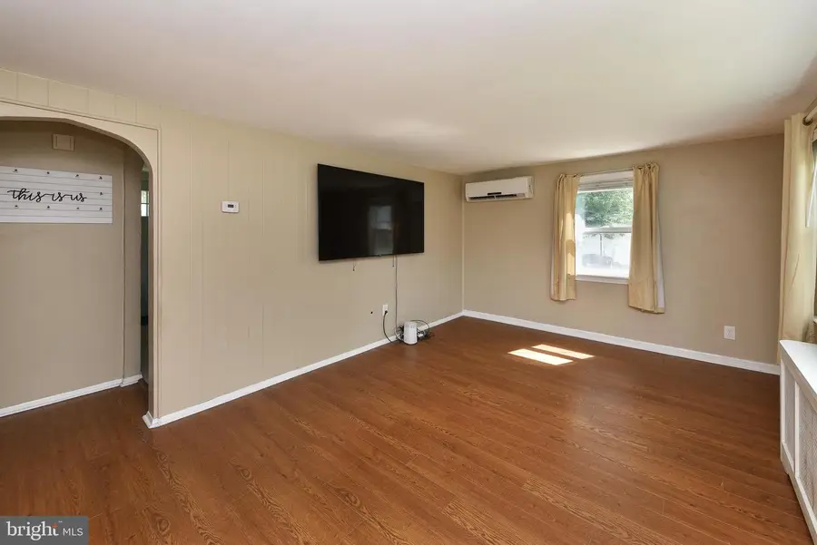 541 Highland Ave, Feasterville Trevose, PA 19053 - #3