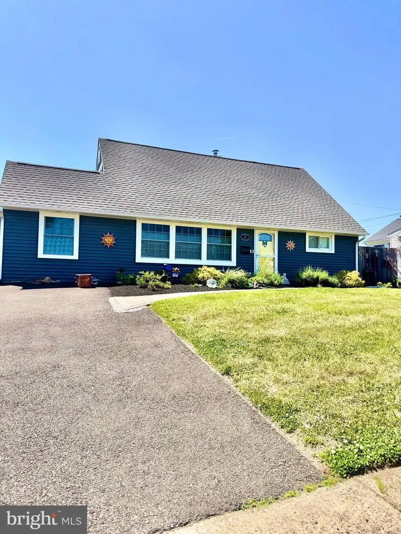 33 Underwood Rd, Levittown, PA 19056 - #2