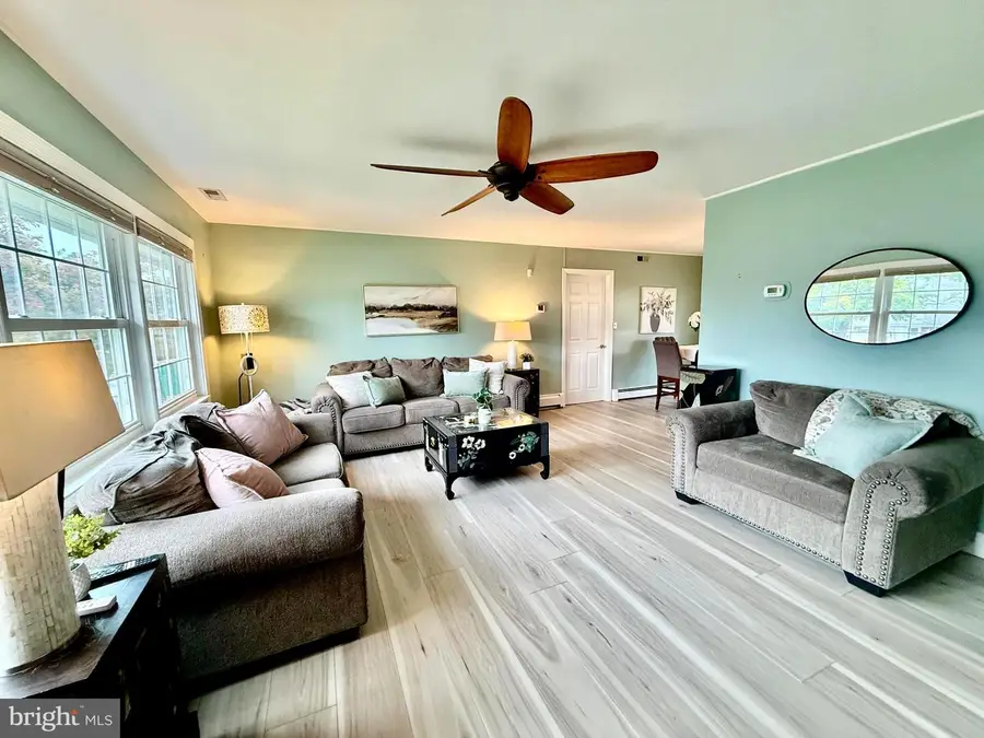 33 Underwood Rd, Levittown, PA 19056 - #3
