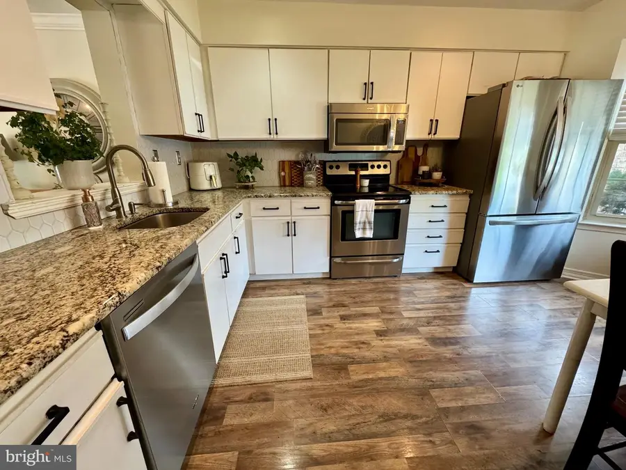 325 Wayne Ct, Holland, PA 18966 - #3
