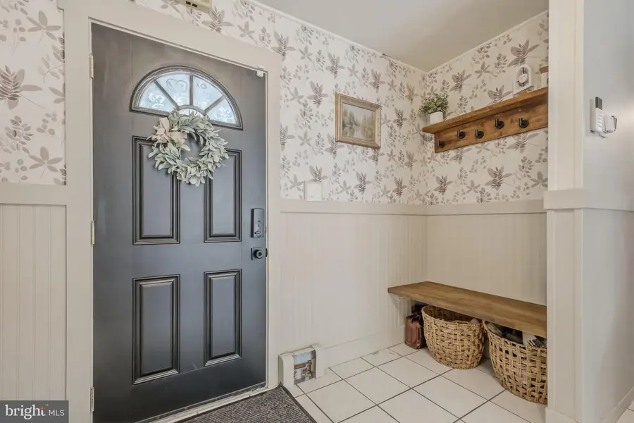 201 Snowball Dr, Levittown, PA 19056 - #3